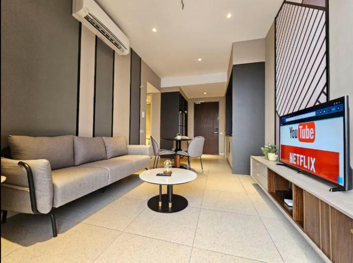 Millerz Square-cozy 2br -2-6pax- Near Midvalley-pavilion 2 *